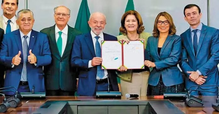 comissao-adia-votacao-da-mp-referente-a-‘taxa-das-blusinhas’-para-esta-terca,-com-monitoramento-periodico-dos-impactos