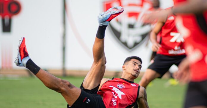 vitoria-inicia-preparativos-para-duelo-com-o-vasco-na-copa-do-brasil