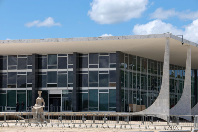 stf-reune-juristas-de-3-paises-para-debater-ia-e-riscos-a-democracia