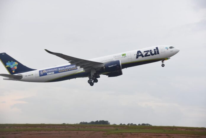gps-indisponivel-interrompe-embarques-da-azul-em-voos-no-aeroporto-jk,-em-brasilia