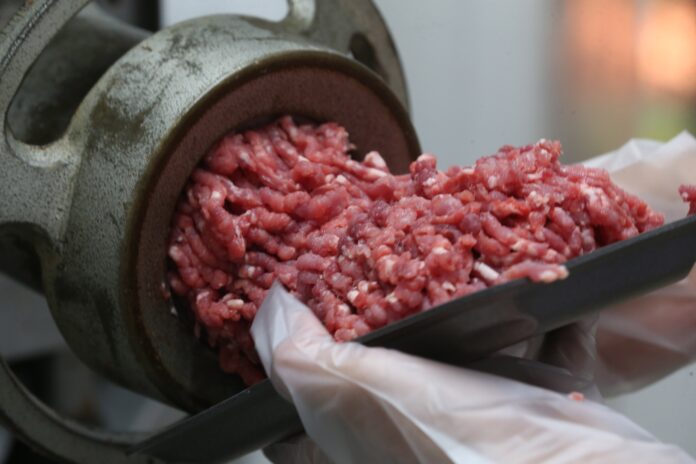 uniao-europeia-corta-compras-de-carnes,-ovos-e-mel-do-brasil