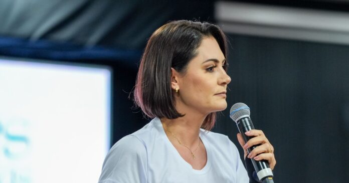 michelle-bolsonaro-e-hospitalizada-em-brasilia-para-tratar-enxaqueca-dois-dias-antes-do-debate