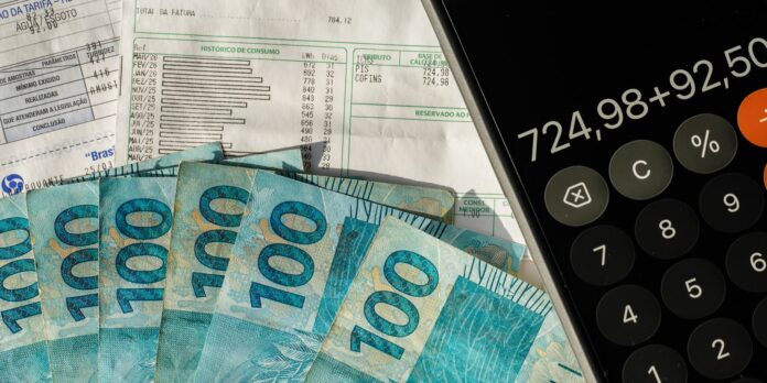 receita-federal-bate-marca-de-2-trilhoes-de-reais-em-oito-meses