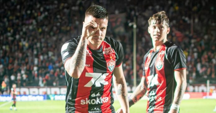 kayzer,-carrasco-do-vasco,-projeta-virada-do-vitoria-na-copa-do-brasil