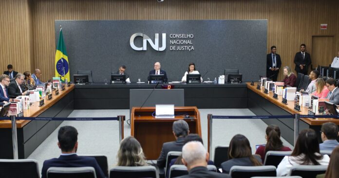 cnj-pune-desembargador-do-tj-ba-por-prisao-domiciliar-a-lider-de-faccao