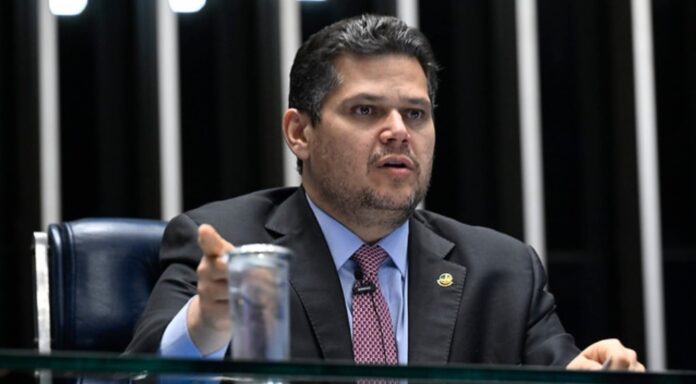 senador-condiciona-afastamento-de-alcolumbre-a-votacao-do-impeachment-de-moraes