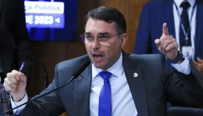 pt-quer-afastar-flavio-bolsonaro-por-suposta-mentira-envolvendo-dark-horse
