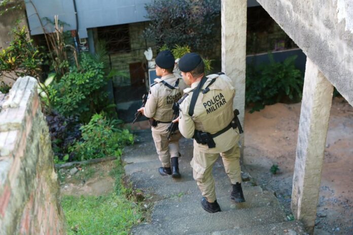 pm-apreende-drogas-e-16-armas-na-9a-edicao-da-operacao-forca-total-na-bahia