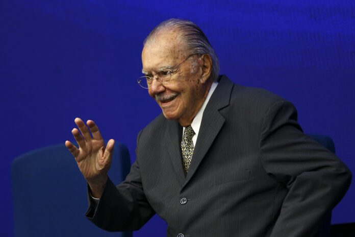ex-presidente-sarney-e-internado-no-sirio-libanes-para-tratar-pneumonia