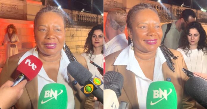 cantora-margareth-menezes-participa-da-reinauguracao-do-teatro-vila-velha,-em-salvador