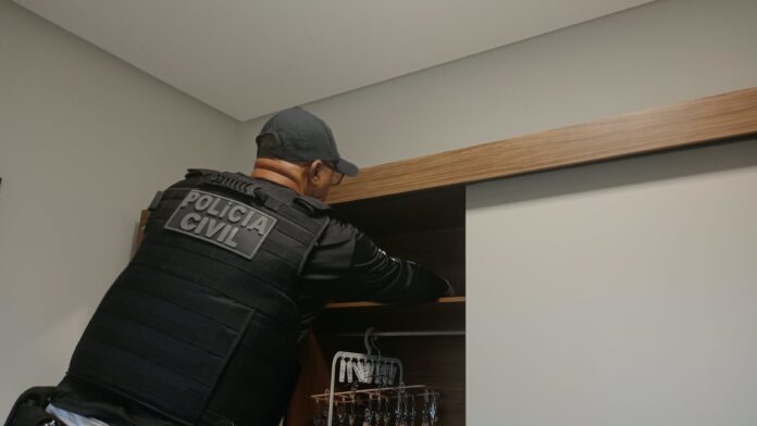 linha-sombria-prende-chefe-de-grupo-criminoso-e-parceira-em-feira-de-santana