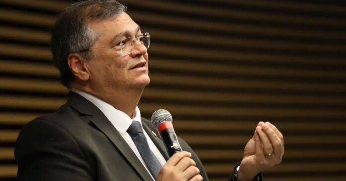 flavio-dino-diz-que-stf-esta-acima-de-membros-apos-escalada-na-corte