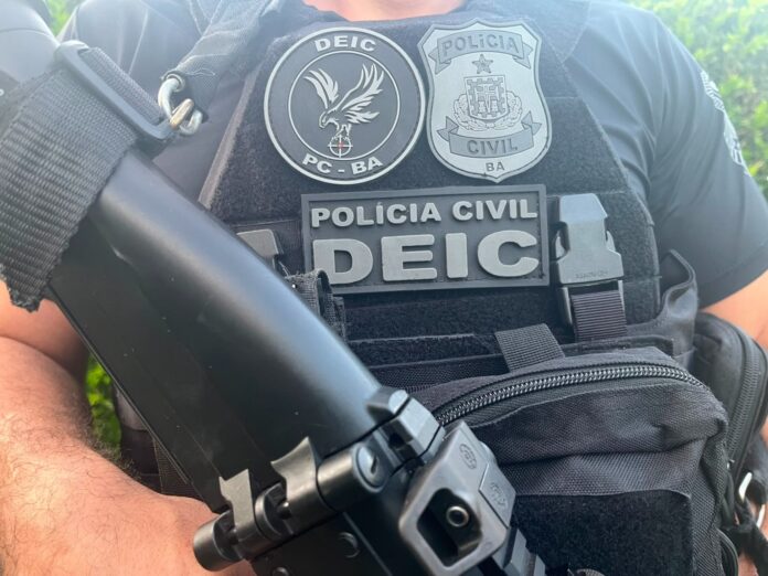 jovem-de-19-anos-e-preso-com-drogas-em-moto-apos-manobras-perigosas-em-eunapolis