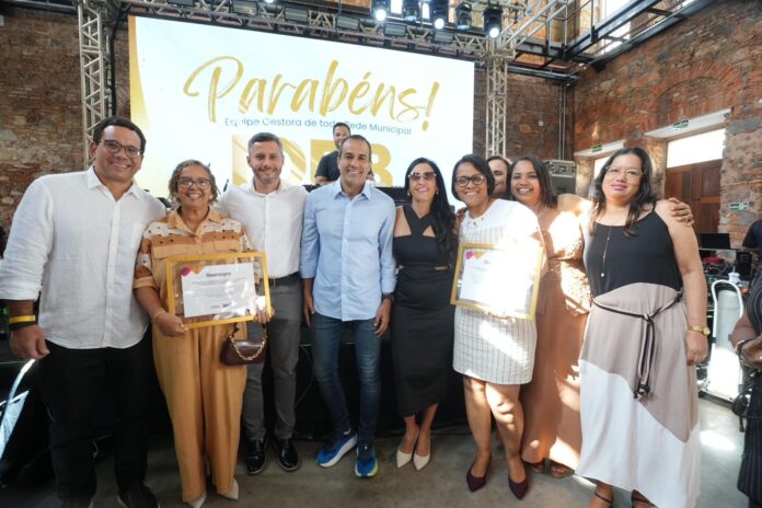 prefeitura-de-salvador-homenageia-docentes-pelo-melhor-resultado-no-ideb-2025