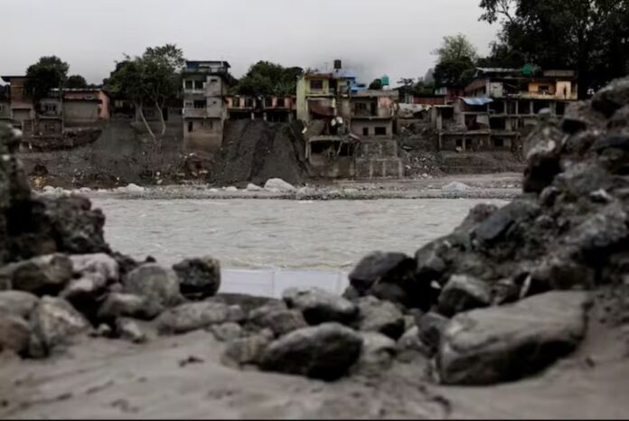 chuvas-intensas-atingem-a-india-e-o-nepal,-deixam-70-mortos-e-equipes-seguem-buscando-desaparecidos