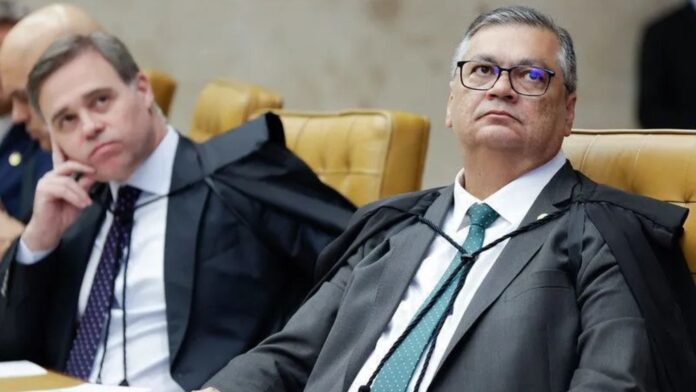 dino-anula-decisao-de-mendonca-e-determina-reintegracao-de-postagem-de-humorista