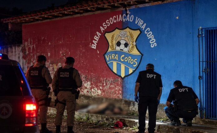 dois-homens-sao-levados-de-bar;-um-morre-e-o-outro-fica-ferido