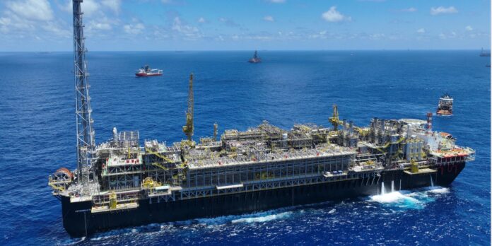 petroleo-sobe-apos-trump-rejeitar-proposta-de-paz-iraniana