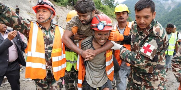 nepal:-equipes-de-resgate-procuram-900-trabalhadores-de-hidreletricas