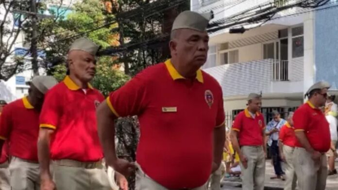 durante-o-desfile-da-independencia,-o-vereador-sandro-bahiense-sofre-desmaio-e-e-conduzido-a-um-hospital-em-salvador