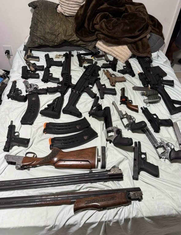 pf-apreende-44-armas-e-r$-535-mil-em-operacao-contra-fraudes-em-clubes-de-tiro-de-feira-de-santana