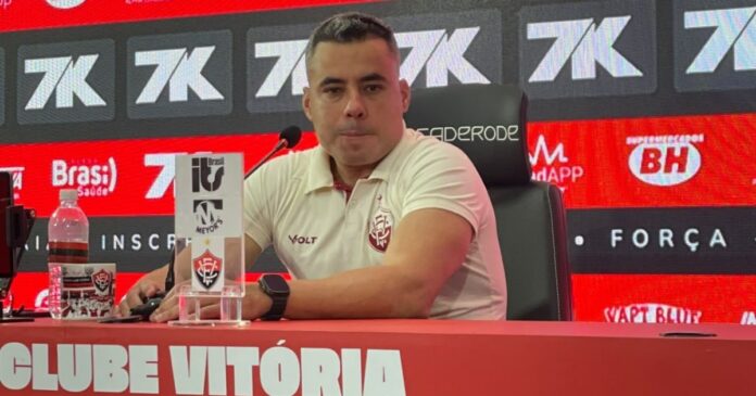 jair-ventura-ressalta-apoio-da-diretoria-apos-vitoria-sobre-o-gremio
