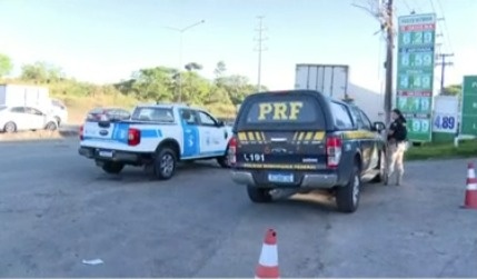 motociclista-morre-em-colisao-com-carreta-na-br-324