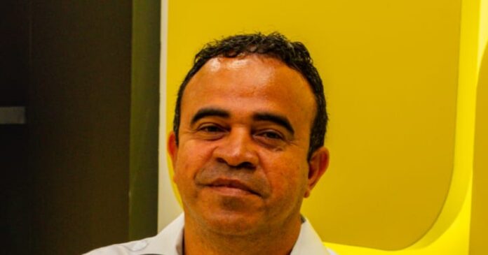mansur-critica-‘aprovacao-automatica’-e-promete-profissionalizantes-e-piso-da-seguranca