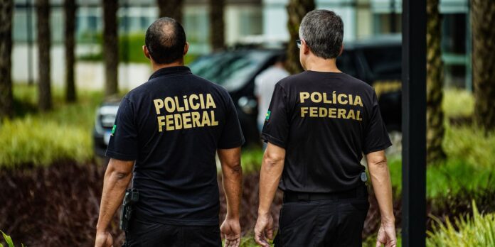 pf-realiza-operacao-contra-apologia-ao-nazismo-no-interior-do-rj