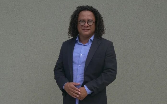 humorista-baiano-desabafa-sobre-nao-encontrar-o-filho-ha-oito-anos-apos-crianca-ser-levada-ao-japao