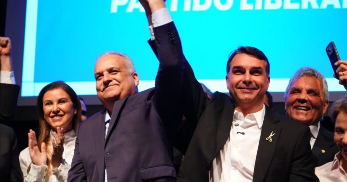 salvador,-bahia,-recebe-o-vice-de-flavio-bolsonaro-durante-carreata