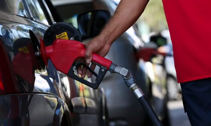 governo-lula-assina-mp-e-decreto-para-desonerar-gasolina-e-subsidiar-diesel