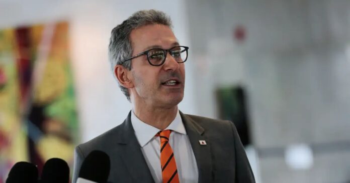 zema-critica-decisao-de-dino-que-reintegra-diretor-da-pf;-nao-recua