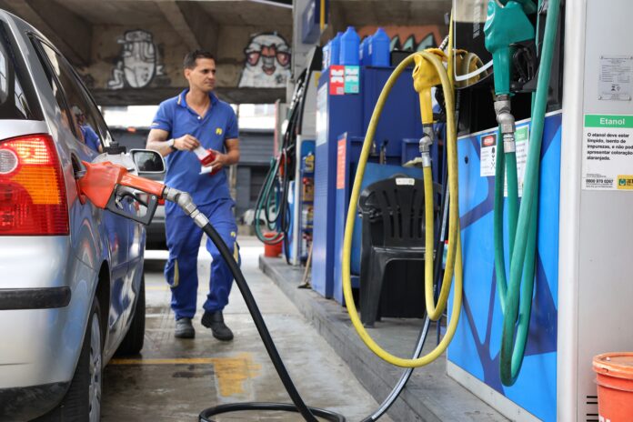 governo-afirma-que-subsidio-aos-combustiveis-pode-custar-r$-7-bi-por-mes