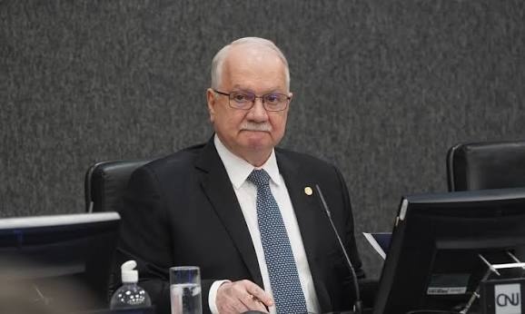 crise-entre-ministros-leva-fachin-a-cancelar-a-sessao-plenaria-do-stf