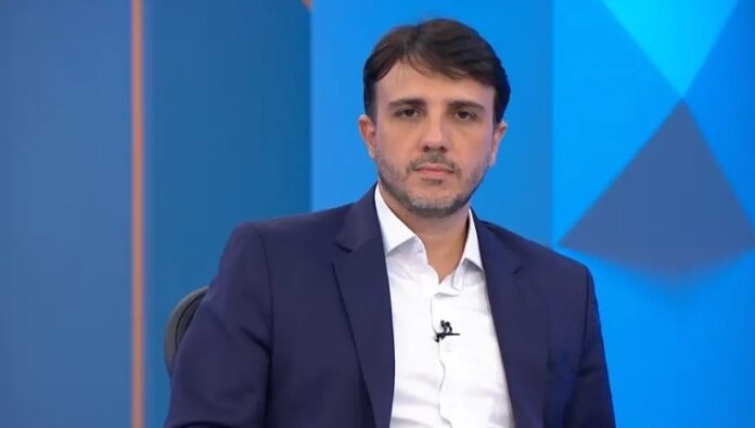 renan-santos-afirma-que-caso-‘dark-horse’-nao-alterar-o-voto-em-flavio,-citando-que-brasileiro-gosta-de-bandido