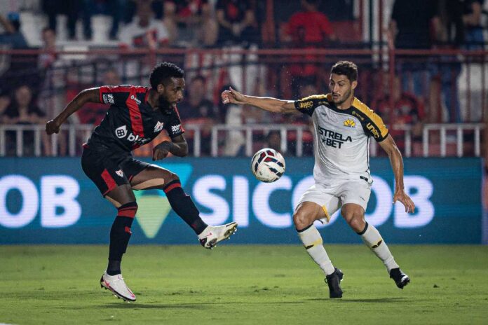duelo-entre-atletico-go-e-criciuma-pela-serie-b-em-13/09/26