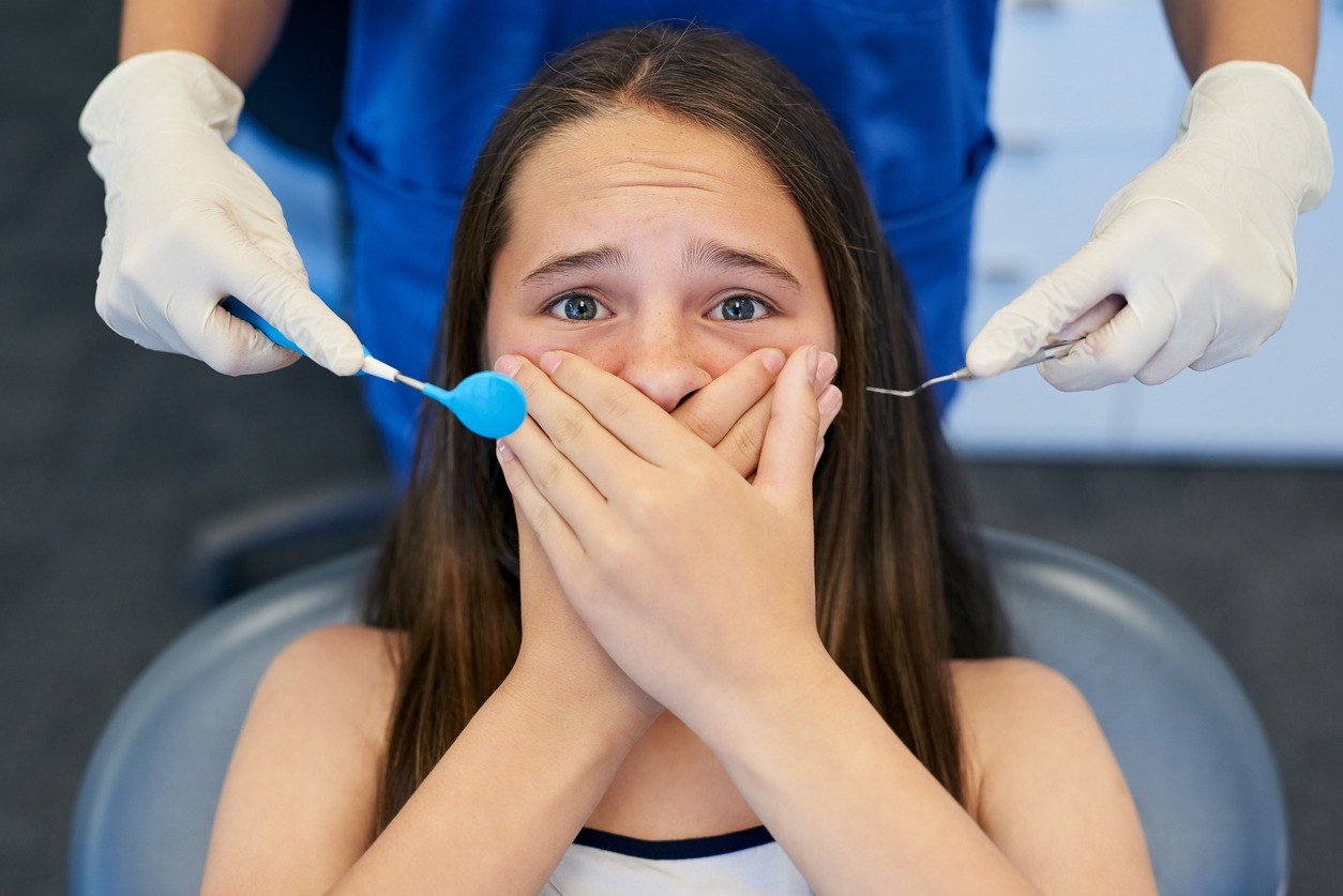 Pesquisa aponta que metade dos brasileiros tem medo de ir ao dentista