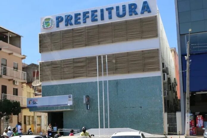 bom-jesus-da-lapa-sanciona-bonus-de-r$2-mil-a-docentes-da-rede-publica