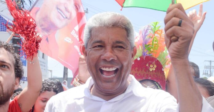 jeronimo-afirma-nao-usar-a-politica-para-negocios-durante-caminhada-em-salvador