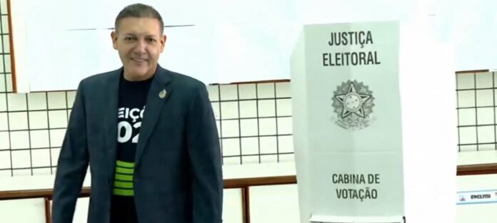 nunes-marques,-presidente-do-tse,-vota-em-brasilia-e-acompanha-emissao-da-zeresima