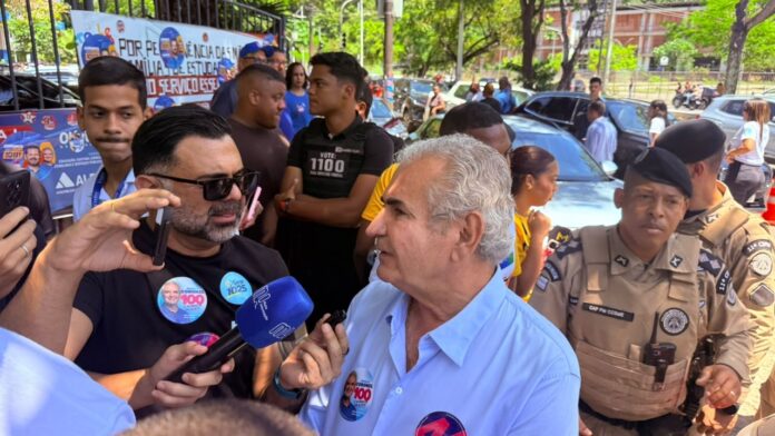 sem-segundo-turno,-angelo-coronel-projeta-vitoria-de-flavio-bolsonaro-na-bahia;-neto-definira-o-desfecho