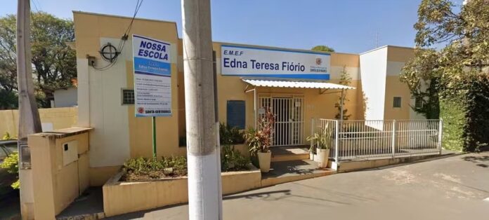 mesario-e-conduzido-a-delegacia-sob-suspeita-de-orientar-voto-de-eleitor-no-interior-de-sp