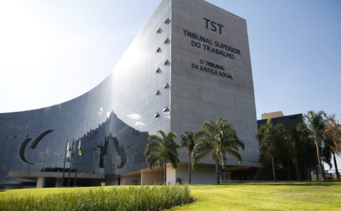 tst-analisa-insalubridade-em-grau-maximo-para-profissionais-de-saude