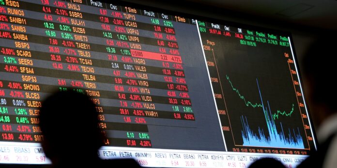 dolar-recua-para-r$-5-e-ibovespa-avanca-quase-8%-apos-primeiro-turno