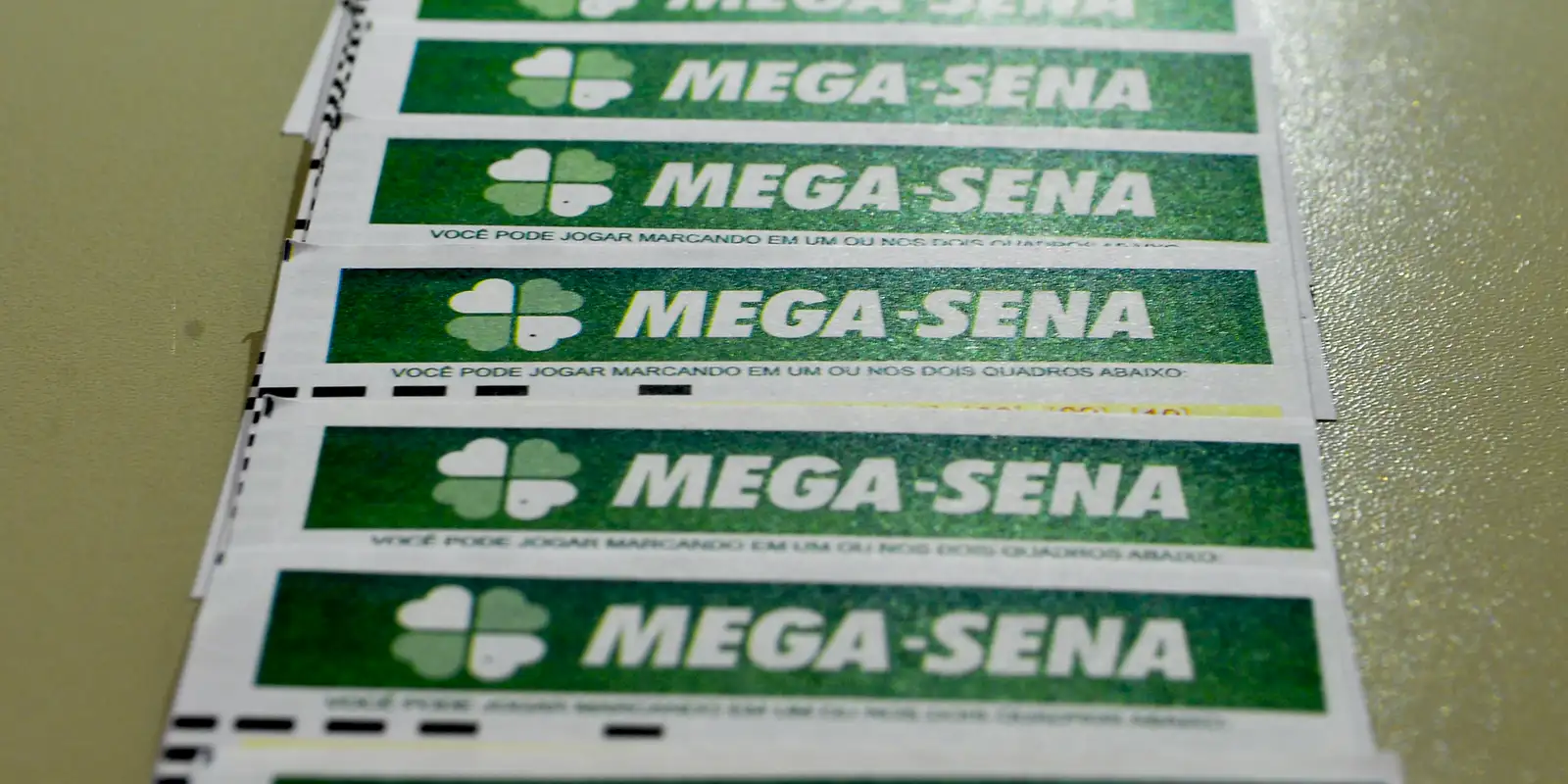 Mega-Sena chega a prêmio de R$ 100 milhões; confira os números sorteados