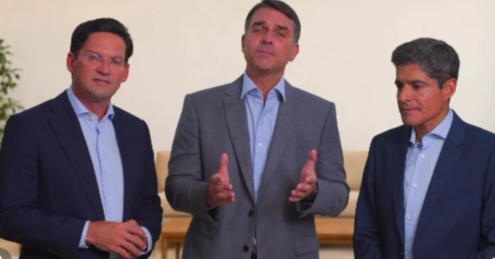 flavio-bolsonaro-promete-investimentos-na-bahia-com-acm-neto,-se-eleito