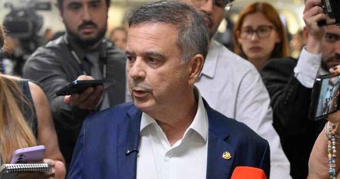 coordenador-de-flavio-rejeita-boato-de-que-pl-negocia-para-blindar-alexandre-de-moraes