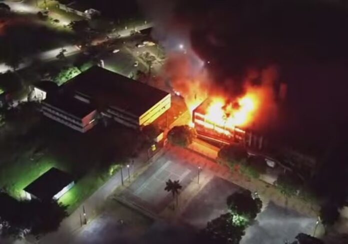 incendio-na-ufpe-gera-r$-100-milhoes-em-prejuizo,-aponta-reitor