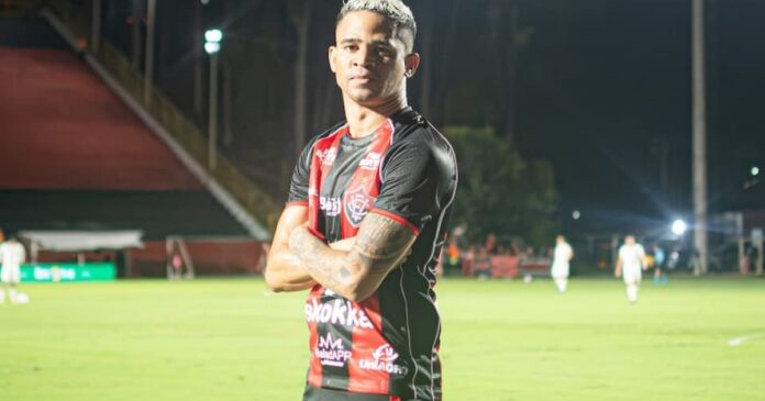 erick-atinge-marca-com-alerrandro-entre-os-maiores-do-vitoria-em-gols